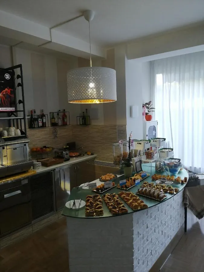 **  B&B - Meuble' - Hotel 